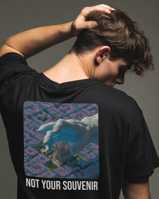 Camiseta Unisex "not your souvenir" Back -  Heavy Cotton 180 g — Negro  | Edición TAV®